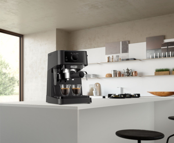 DELONGHI COFFEE MACHINE EC230.BK