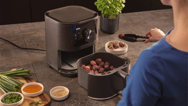 BRAUN AIR FRYER HF3000